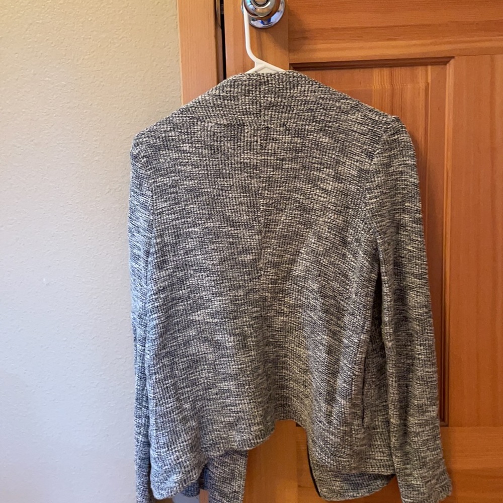 Gray jacket - Picture 3 of 3
